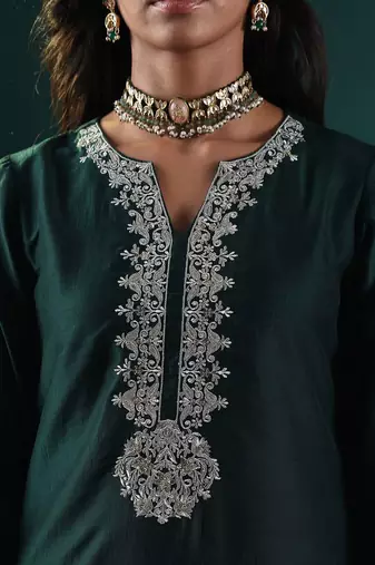 Women Embroidered Regular Thread Work Kurta with Trousers & With Dupatta