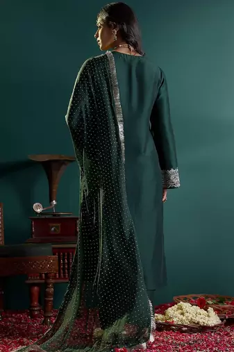 Women Embroidered Regular Thread Work Kurta with Trousers & With Dupatta