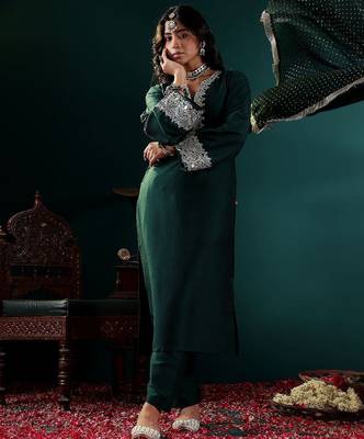 Women Embroidered Regular Thread Work Kurta with Trousers & With Dupatta 6