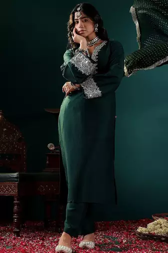 Women Embroidered Regular Thread Work Kurta with Trousers & With Dupatta