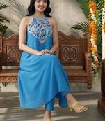 Women Embroidered Regular Thread Work Silk Georgette Kurta with Trousers
