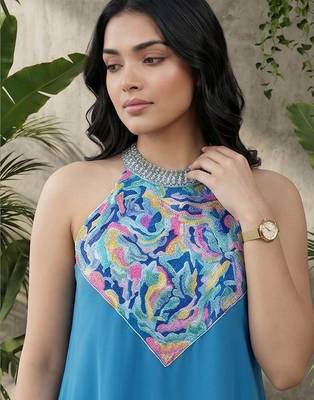Women Embroidered Regular Thread Work Silk Georgette Kurta with Trousers 3