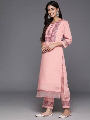 Floral Embroidered Regular Sequinned Kurta with Trousers & Dupatta 5