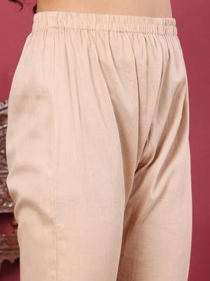 Floral Printed Kantha Work Chanderi Silk Straight Kurta with Trousers & Dupatta 3