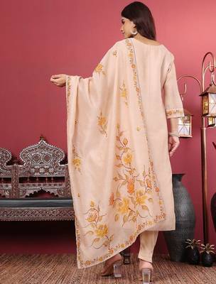 Floral Printed Kantha Work Chanderi Silk Straight Kurta with Trousers & Dupatta 6