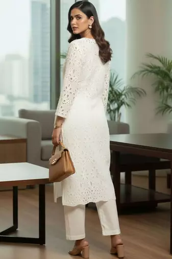 Women Ethnic Motifs Embroidered Regular Thread Work Pure Cotton Kurta with Trousers
