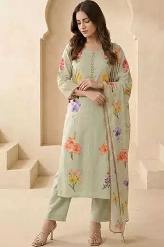 Women Floral Printed Regular Kurta with Trousers & With Dupatta