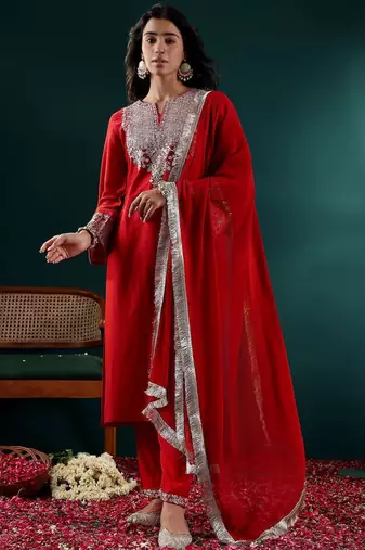 Women Ethnic Motifs Embroidered Regular Kurta with Trousers & With Dupatta
