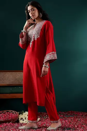 Women Ethnic Motifs Embroidered Regular Kurta with Trousers & With Dupatta