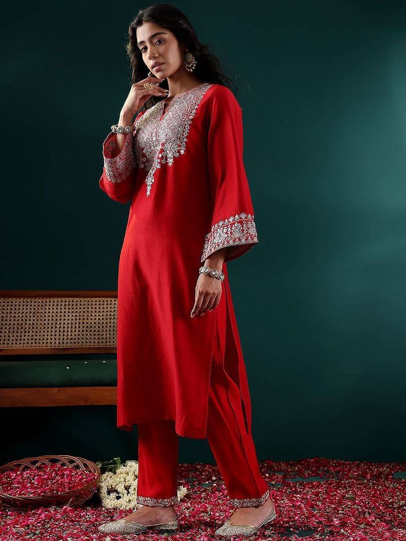 Women Ethnic Motifs Embroidered Regular Kurta with Trousers & With Dupatta