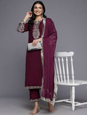 Ethnic Motifs Embroidered Sequinned Kurta With Trousers & Dupatta 1