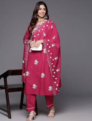 Floral Embroidered Thread Work Pure Cotton Kurta with Trousers & Dupatta 8