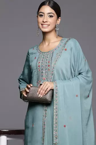 Women Floral Embroidered Regular Sequined Kurta with Trousers & Dupatta
