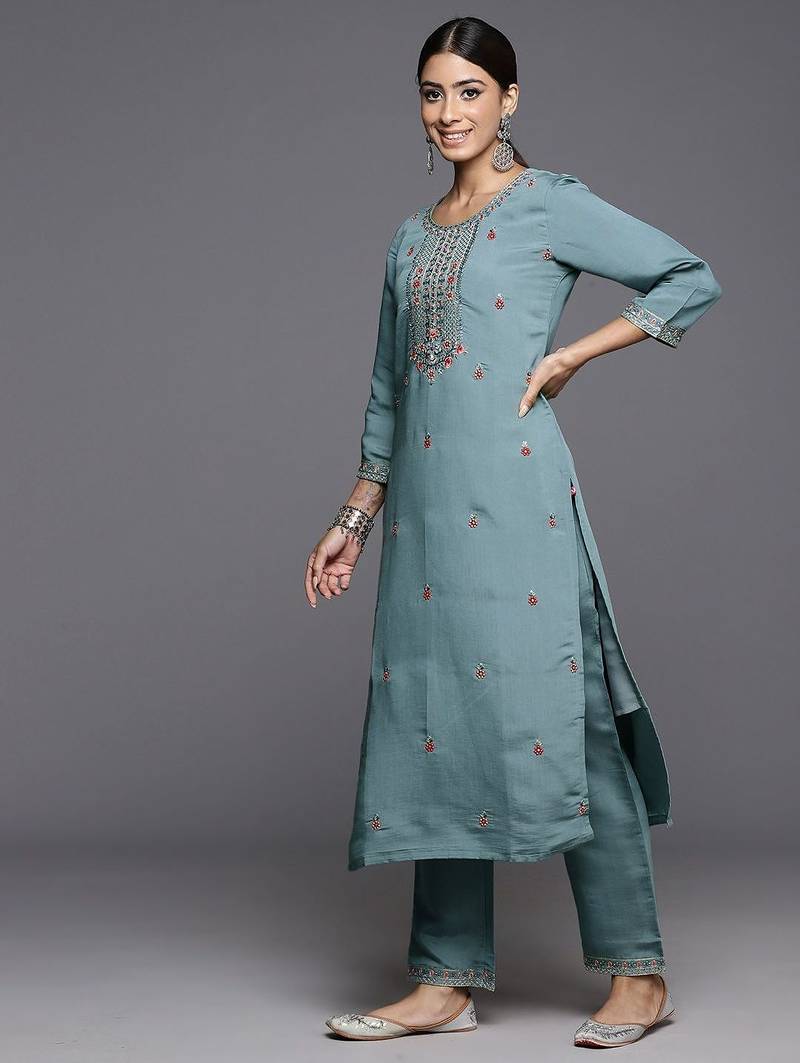 Women Floral Embroidered Regular Sequined Kurta with Trousers & Dupatta