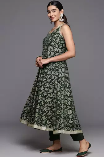 Women Regular Sequined Kurta with Trousers & Dupatta