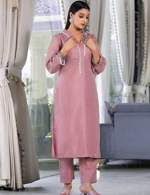 Kota Check V Neck Long Puffed Sleeves Straight Kurta With Trouser 3