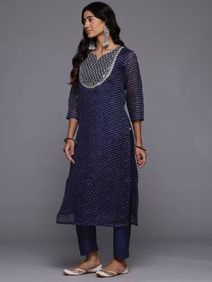 Leheriya Printed Regular Kurta with Trousers 6