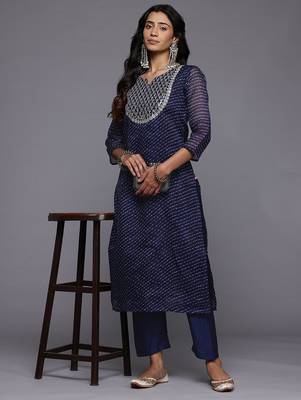 Leheriya Printed Regular Kurta with Trousers 1