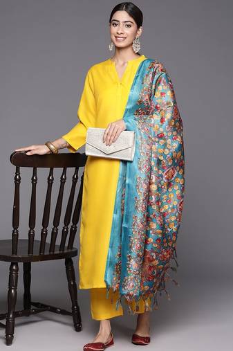 Women Regular Kurta with Trousers & With Dupatta