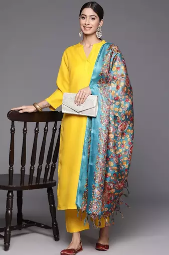 Women Regular Kurta with Trousers & With Dupatta