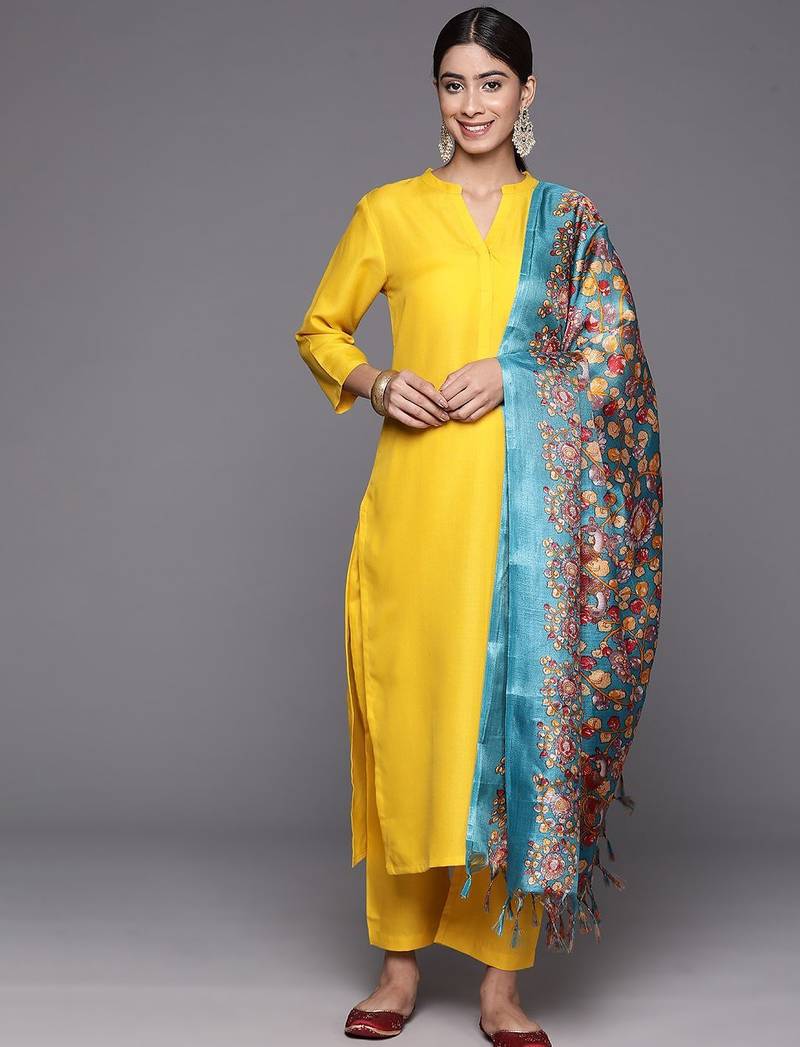 Women Regular Kurta with Trousers & With Dupatta