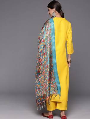 Women Regular Kurta with Trousers & With Dupatta 7