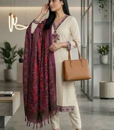 Women Embroidered Regular Thread Work Kurta with Trousers & With Dupatta