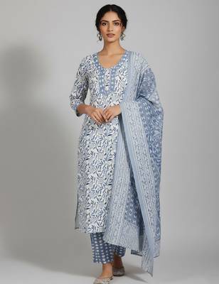 Women Floral Printed Regular Pure Cotton Kurta with Trousers & With Dupatta 1