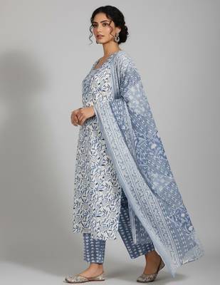 Women Floral Printed Regular Pure Cotton Kurta with Trousers & With Dupatta 3