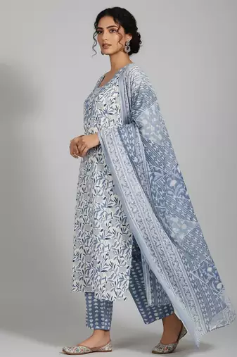 Women Floral Printed Regular Pure Cotton Kurta with Trousers & With Dupatta
