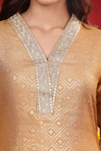 Geometric Printed Gotta Patti V-Neck Straight Kurta With Trousers & Dupatta