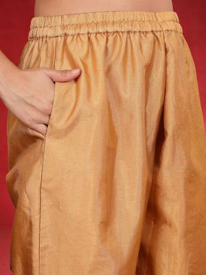 Geometric Printed Gotta Patti V-Neck Straight Kurta With Trousers & Dupatta 3