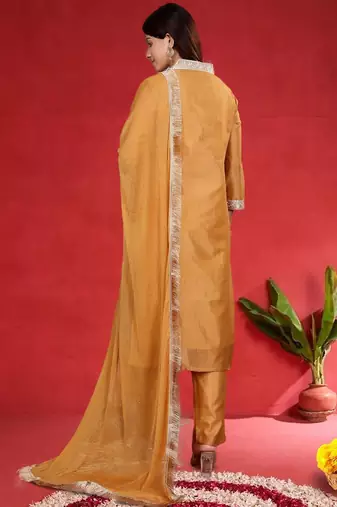 Geometric Printed Gotta Patti V-Neck Straight Kurta With Trousers & Dupatta