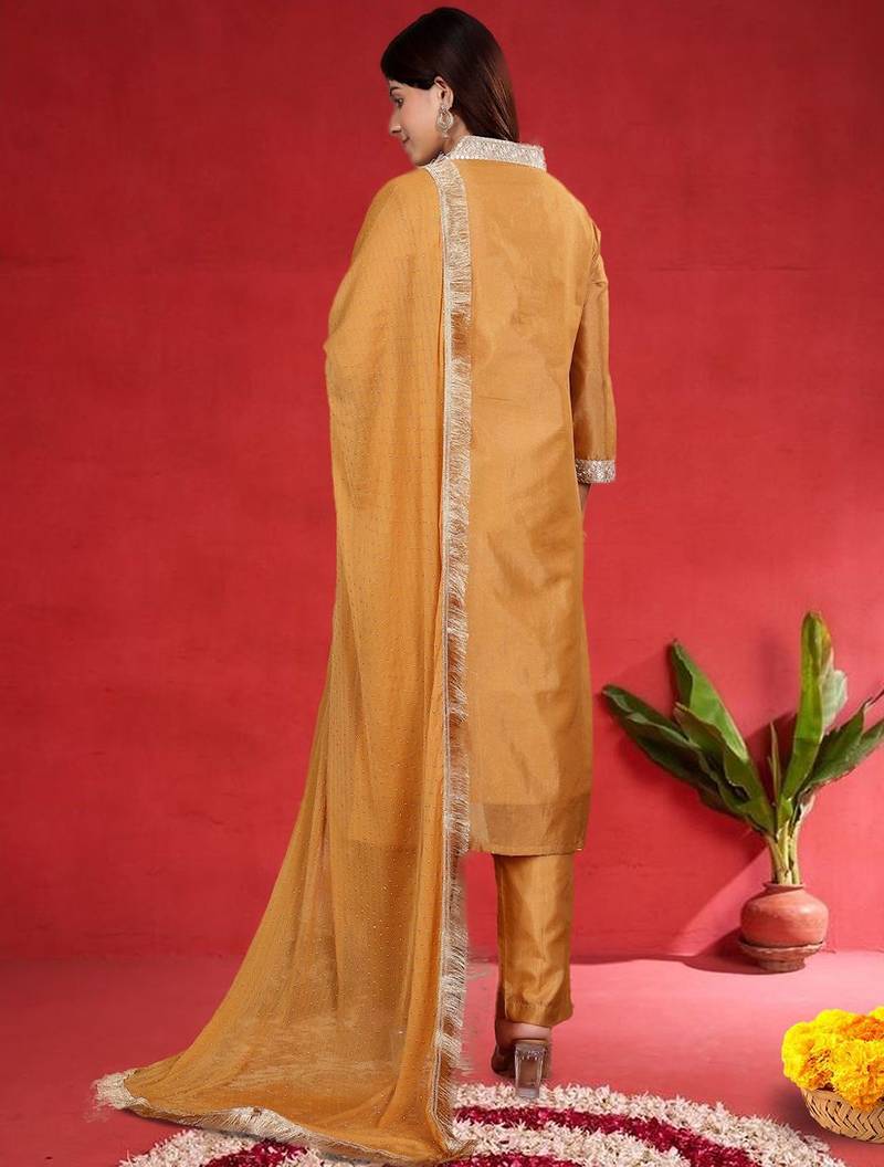 Geometric Printed Gotta Patti V-Neck Straight Kurta With Trousers & Dupatta
