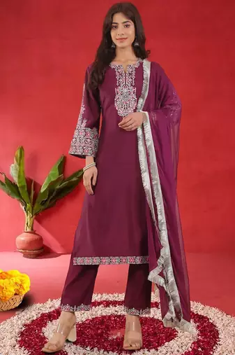 Floral Embroidered Notch Neck Zari Straight Kurta With Trousers And Dupatta