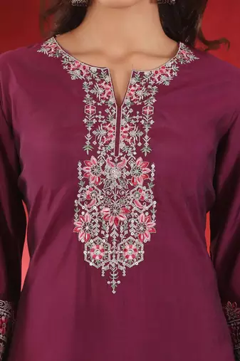 Floral Embroidered Notch Neck Zari Straight Kurta With Trousers And Dupatta