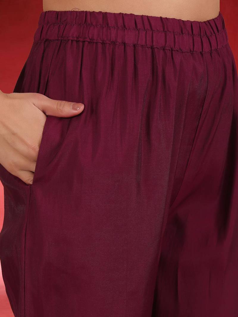 Floral Embroidered Notch Neck Zari Straight Kurta With Trousers And Dupatta