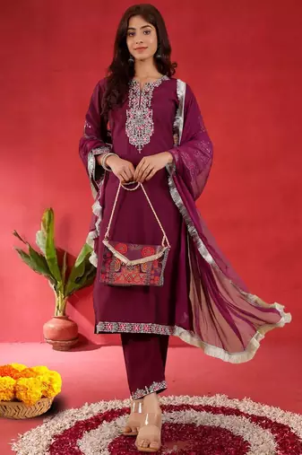 Floral Embroidered Notch Neck Zari Straight Kurta With Trousers And Dupatta