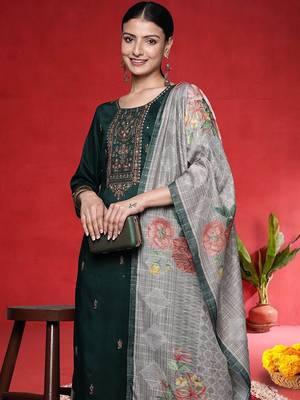 Women Ethnic Motifs Embroidered Kurta with Palazzo & Dupatta 2