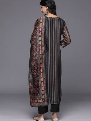 Women Geometric Printed Kurta with Trousers & Dupatta 6