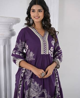 Women Printed Regular Thread Work Pure Cotton Kurta with Trousers & With Dupatta 2