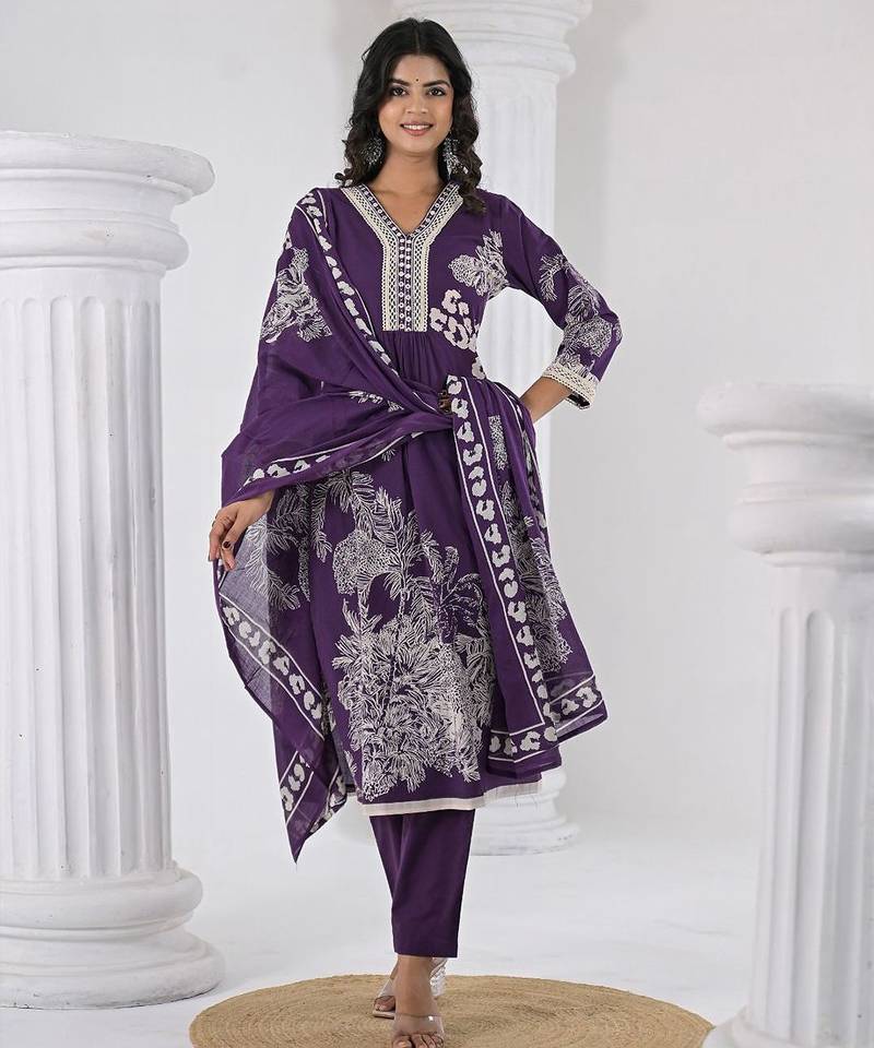 Women Printed Regular Thread Work Pure Cotton Kurta with Trousers & With Dupatta