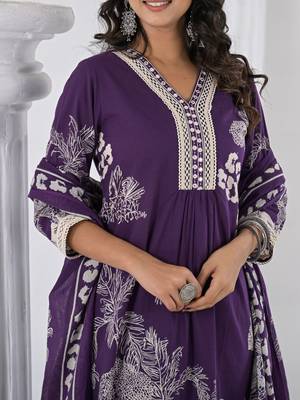Women Printed Regular Thread Work Pure Cotton Kurta with Trousers & With Dupatta 3