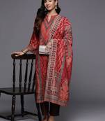 Red Paisley Printed Mandarin Collar Kurta With Trousers & Dupatta