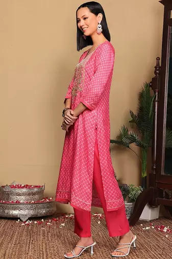 Pink Bandhani Embroidered Zari Straight Pure Cotton Kurta With Trousers & Dupatta