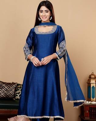 Teal Blue Floral Embroidered Round Neck Anarkali Kurta With Trousers & Dupatta 2