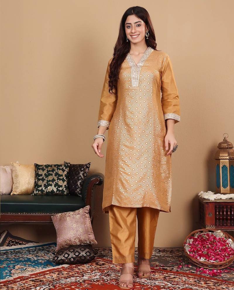 Ethnic Motifs Woven Design Sequinned Straight Kurta with Trousers & Dupatta