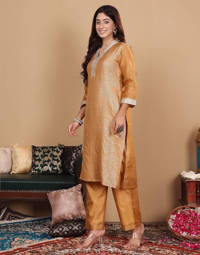 Ethnic Motifs Woven Design Sequinned Straight Kurta with Trousers & Dupatta