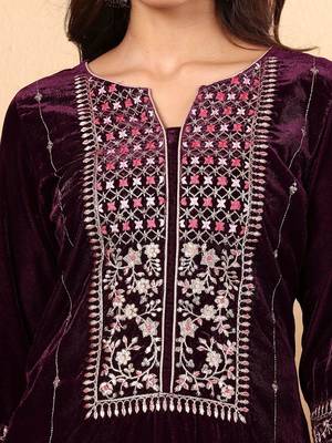 Purple Floral Embroidered Sequinned Velvet Straight Kurta with Trousers & Dupatta 2