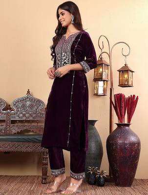 Purple Floral Embroidered Sequinned Velvet Straight Kurta with Trousers & Dupatta 5